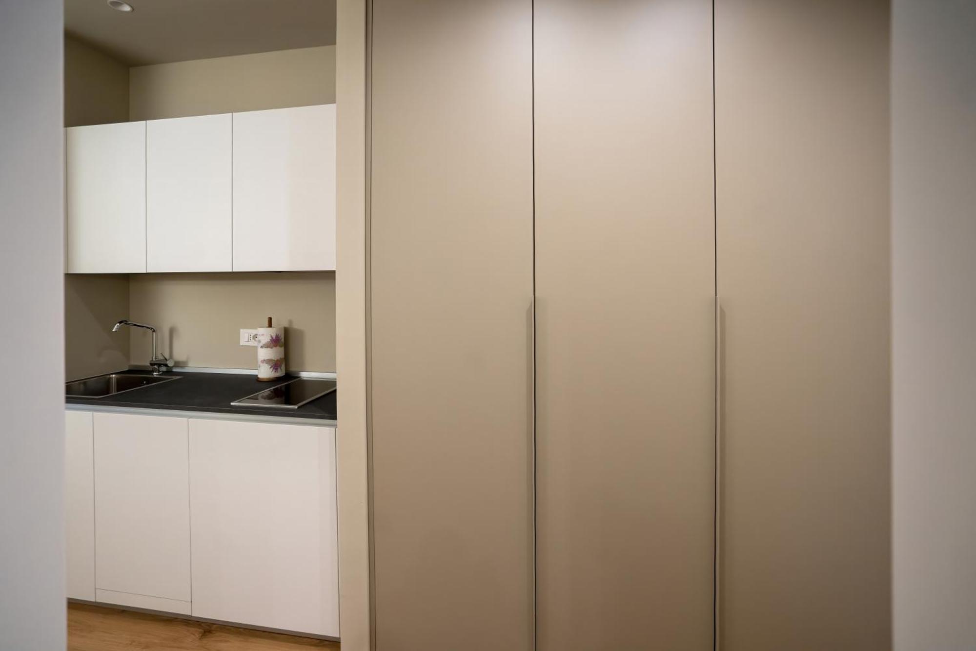 Arena 40 Romeo Apartment