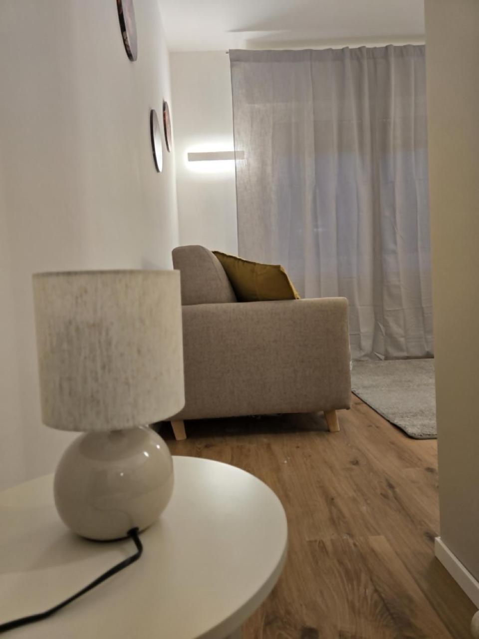 Arena 40 Romeo Apartment