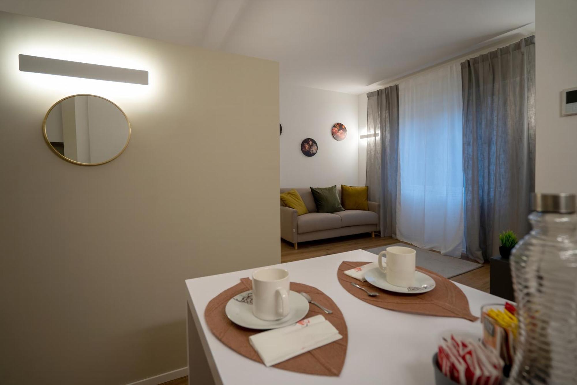 Arena 40 Romeo Apartment
